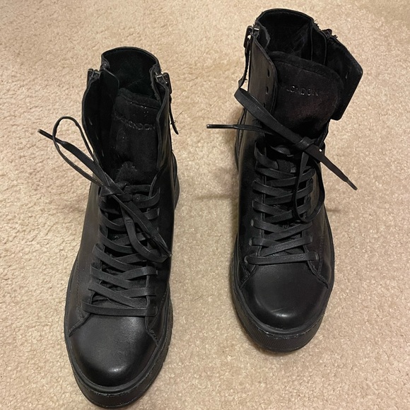 NWOT Crime London Black Leather Moto Boot with Stars on back - Picture 2 of 13